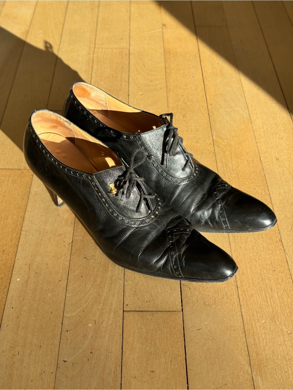 Archival Vivienne Westwood Lace-Up heels - Picture 3 of 6